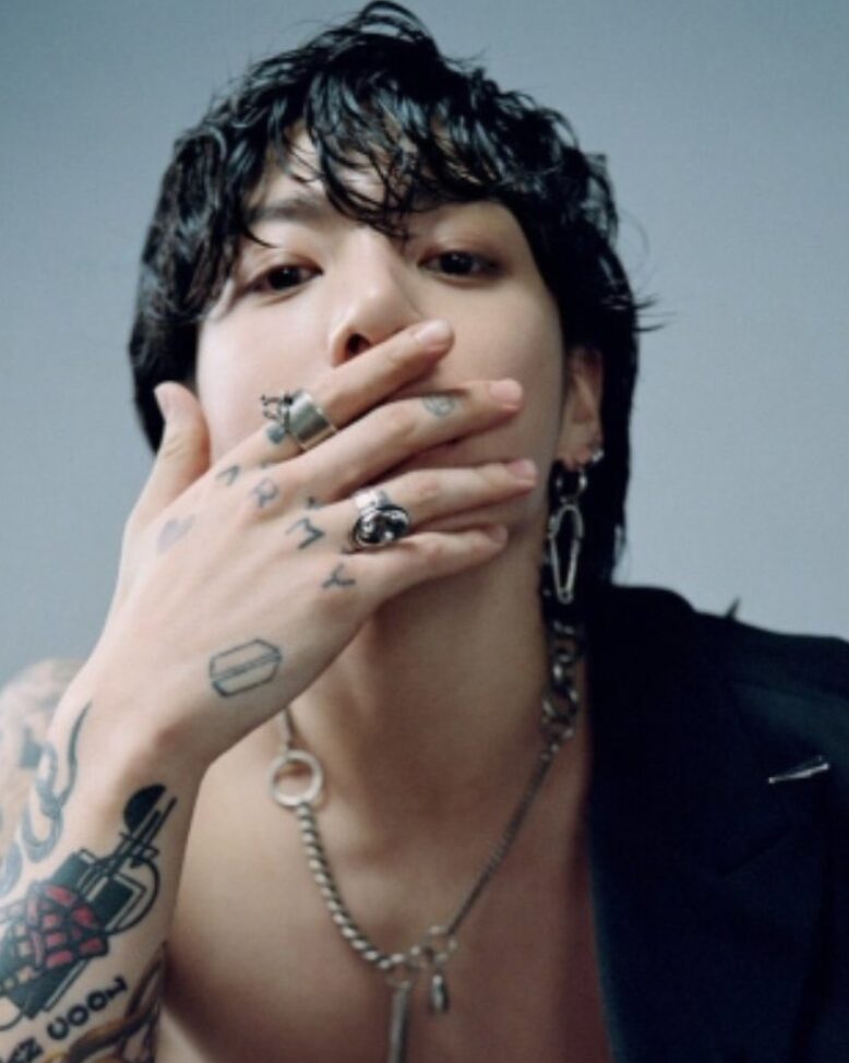 ジョングク 顔変わった