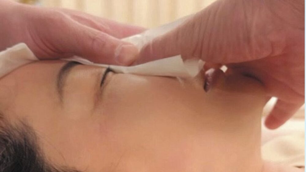 鈴木砂羽顔変わった