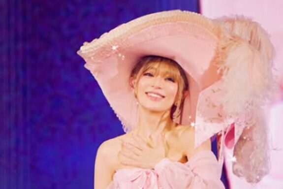 2025最新画像！浜崎あゆみの顔変わった？