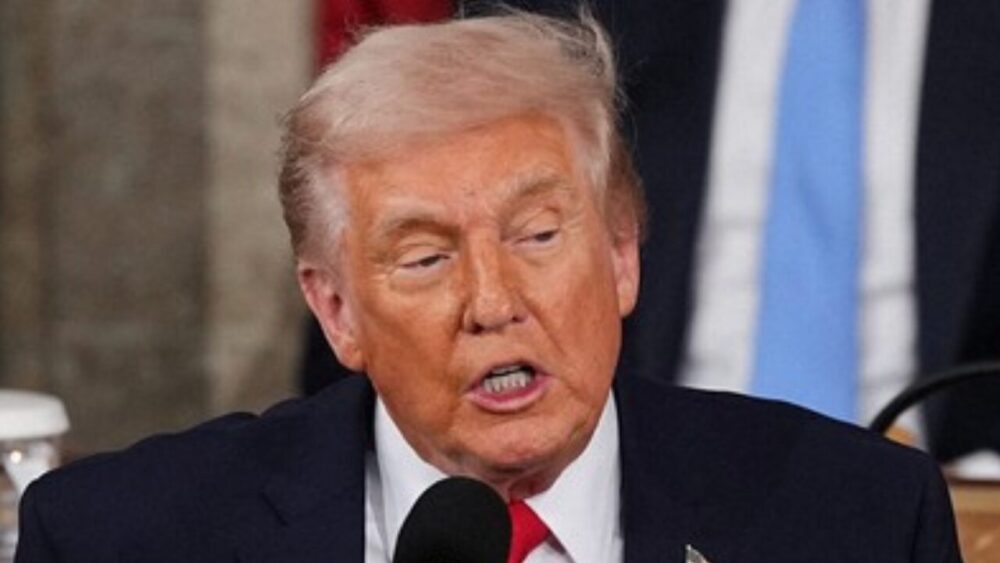 トランプ顔変わった