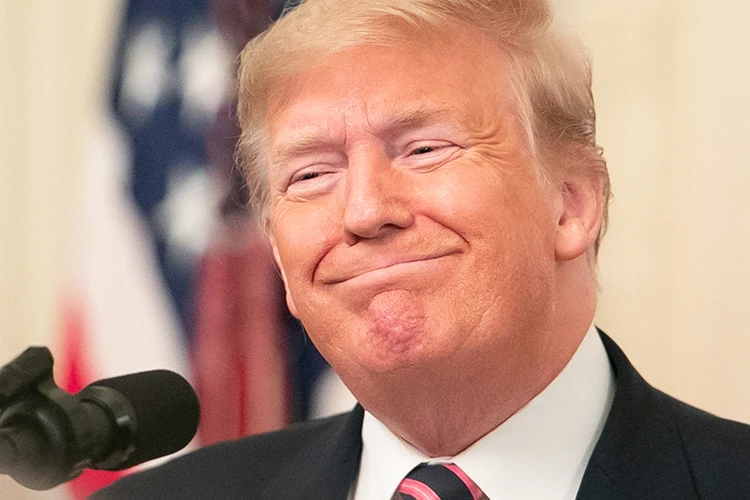 トランプ顔変わった