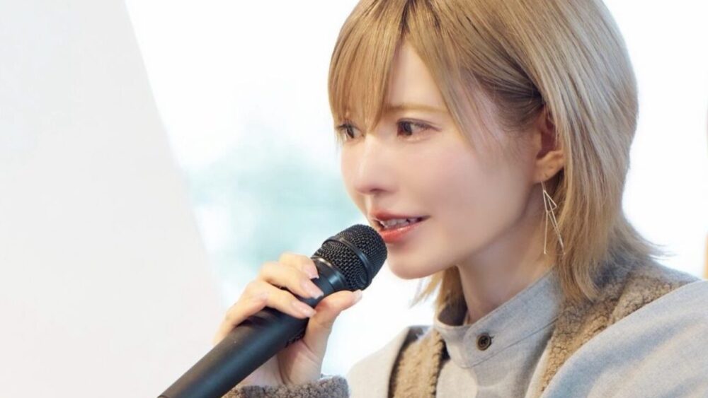 益若つばさ顔変わった